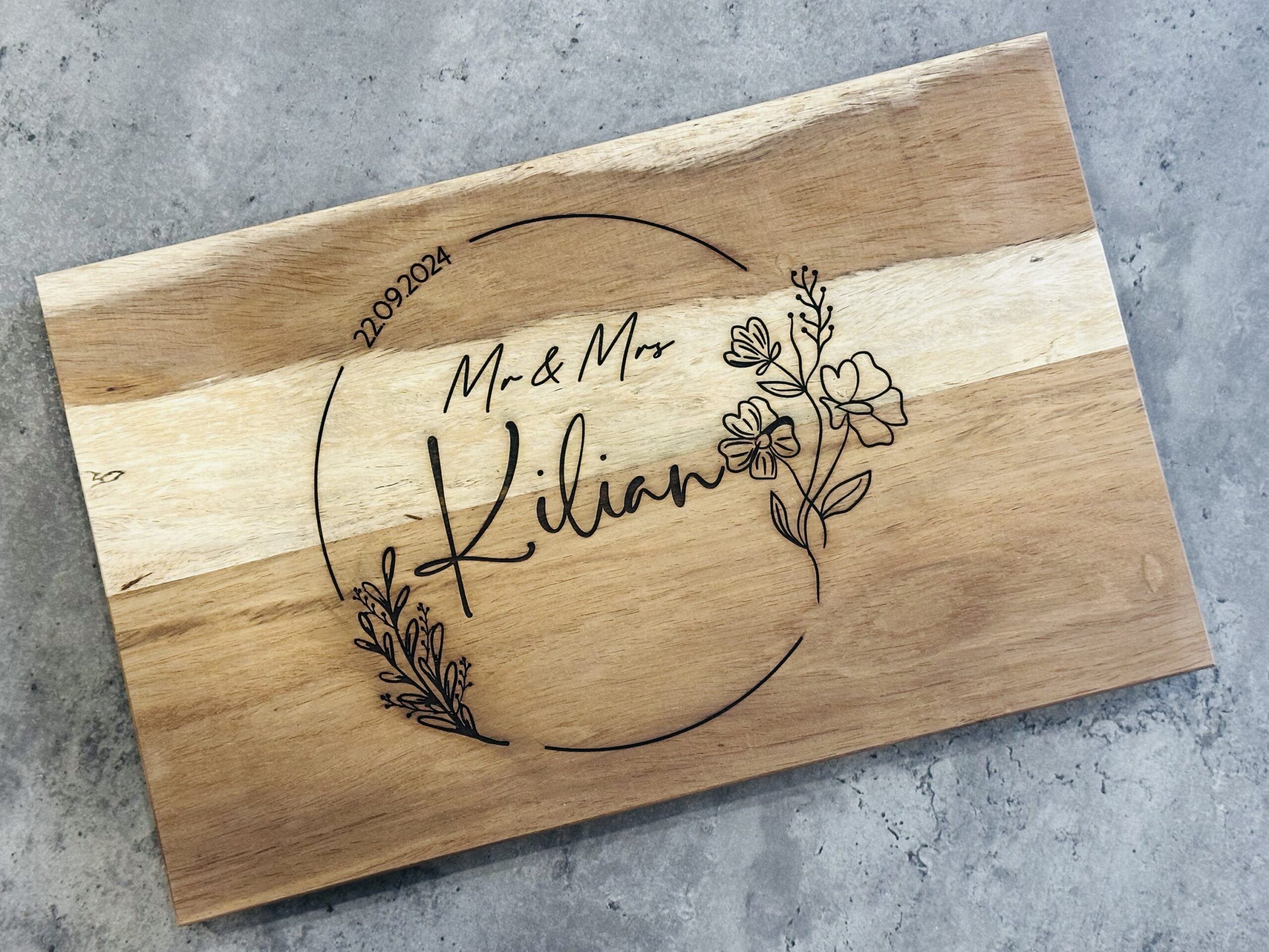 Personalised Laser Engraved Kiaat Cutting Board – Elegant & Unique Gift - Image 2